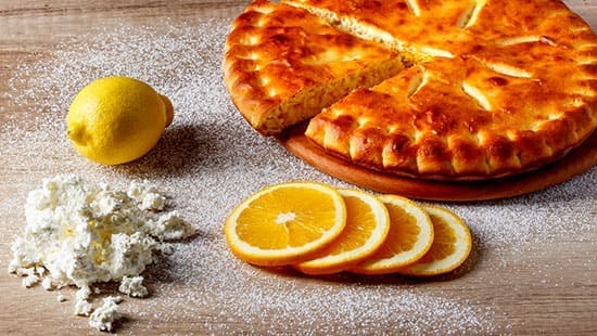 Осетинский пирог с творогом, лимоном и апельсином - фото 1