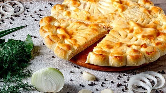 Осетинский пирог с лососем и зеленью - фото 3