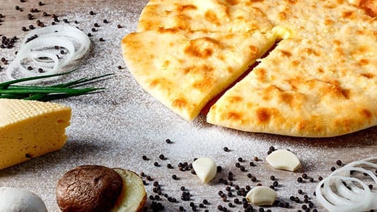 Осетинский пирог с сыром, картофелем и грибами - фото 3