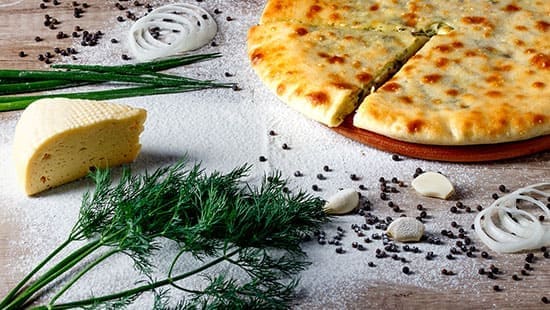 Осетинский пирог с зеленью и осетинским сыром 
